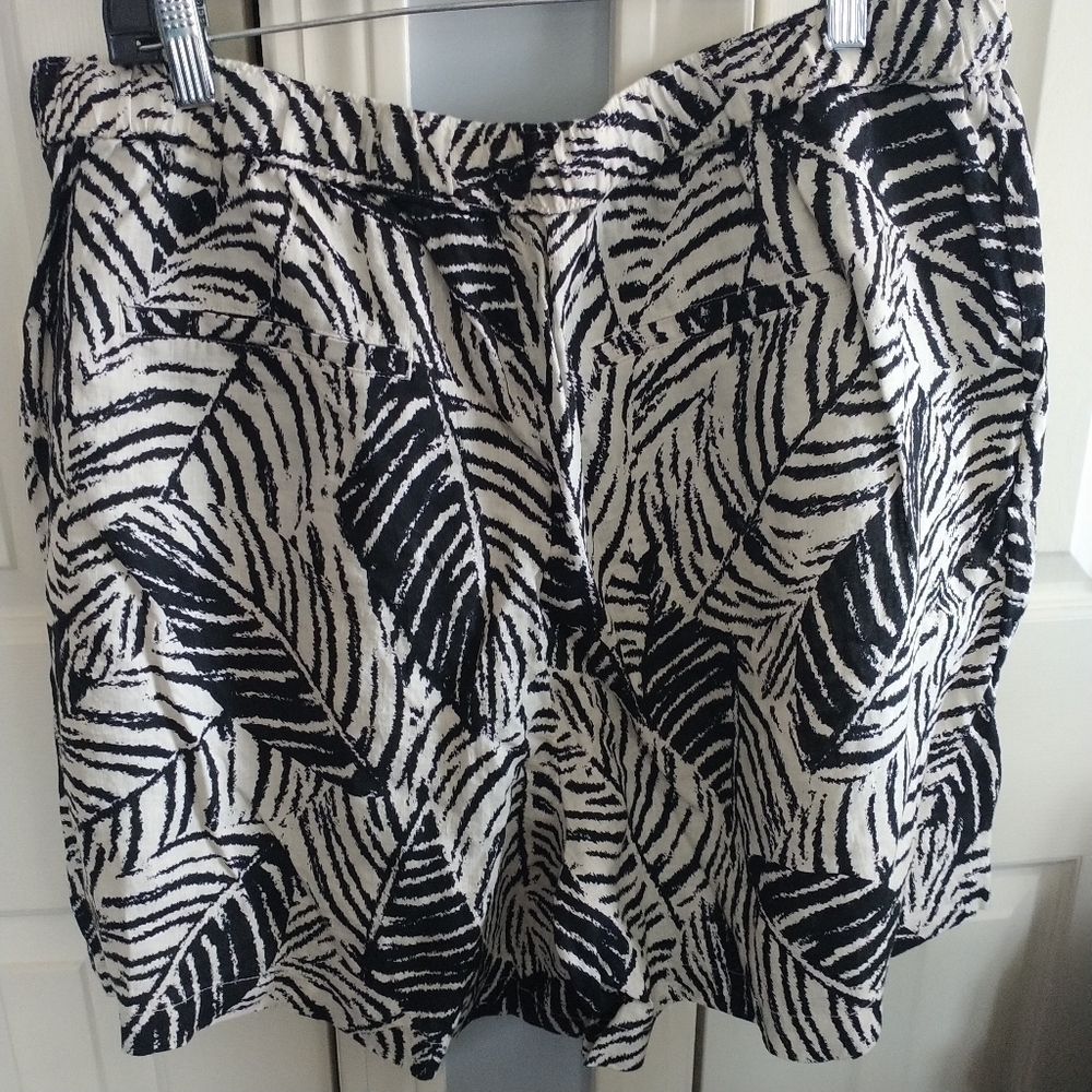 Cynthia Rowley 100percent Linen Tropical Print Shorts 2X - Picture 6 of 12